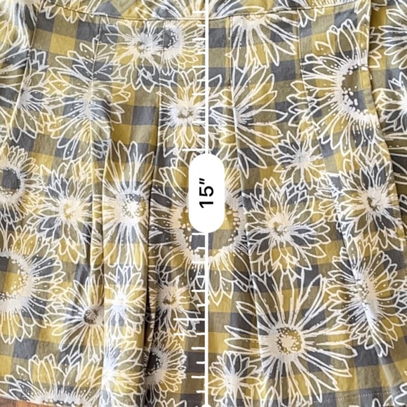 Urban Outfitters floral yellow plaid skirt with pleated front and 2 back pockets - Picture 5 of 8